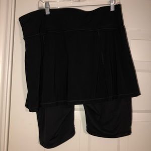 UNIVERSAL STANDARD CHAMPION SKORT
